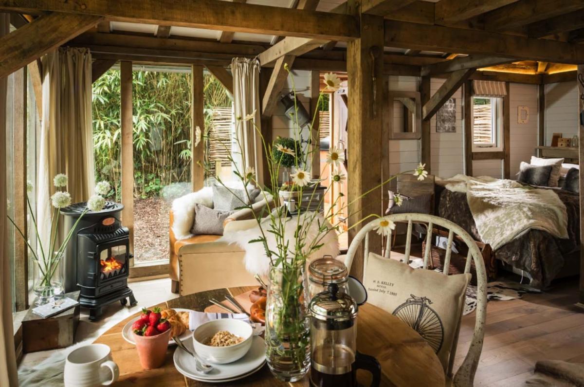 в цветах: Бежевый, Коричневый, Светло-серый, Темно-коричневый, Черный. в .