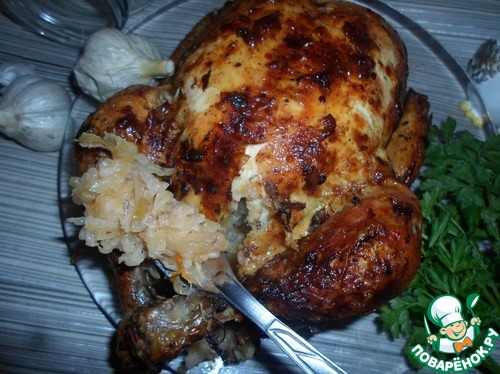 Курица, фаршированная рисом и капустой