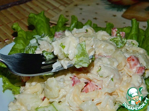 Рисовый салат с курицей и грушей