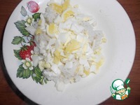 Треугольники-пирожки с рисом, яйцом и зеленым луком под сырной корочкой