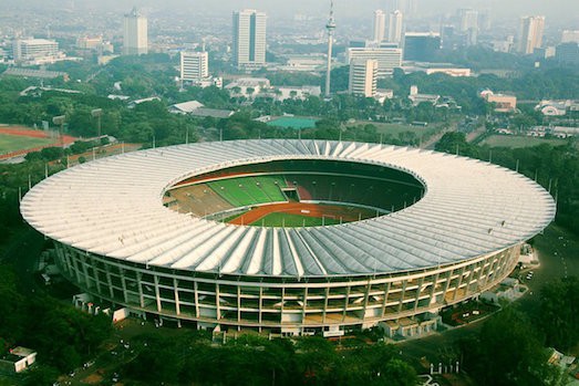 10 самых больших футбольных арен в мире