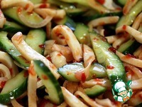 Корейский пряный салат с кальмарами и огурцом