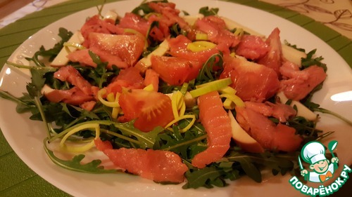 Салат из рукколы с лососем