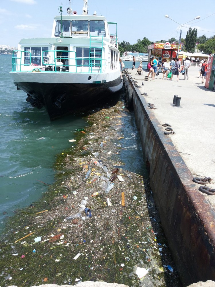 Пляжи в Алуште грязные