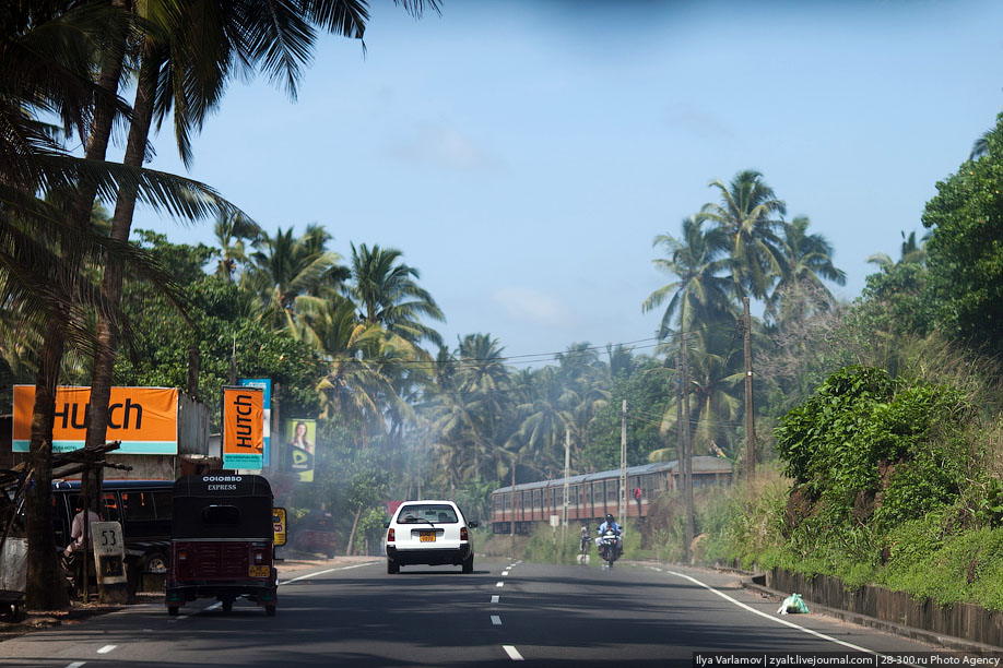 Гид шри ланка. Шри Ланка дороги. Дороги на Шри Ланке. Дорога на Шри Ланке. Платная дорога Шри Ланка.