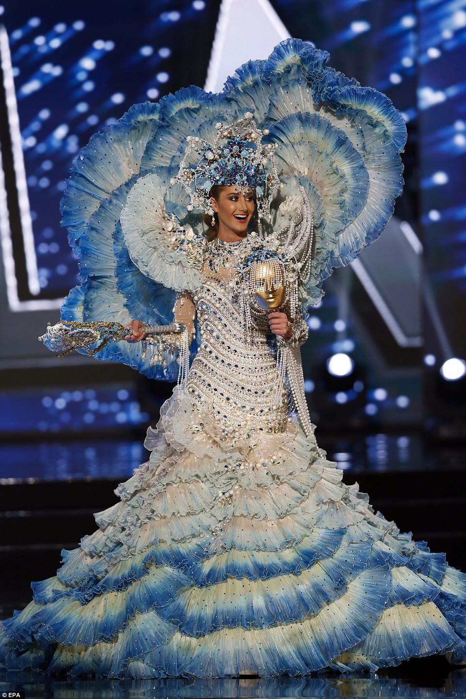 Образ для конкурса. Мисс Вселенная 2017. Мариам Хабач. Мисс Юниверс костюмы. Мисс Вселенная 2023.