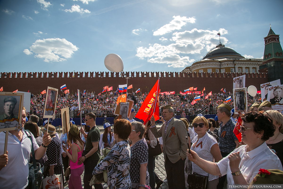 Бессмертный полк в париже фото